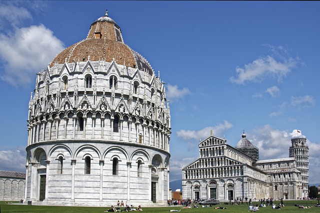 image from Piazza Del Duomo Pisa