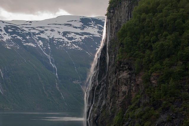 image from West Norwegian Fjords – Geirangerfjord and Nærøyfjord